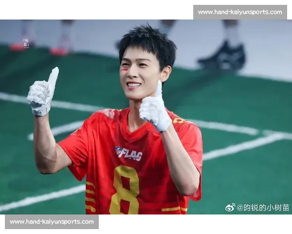 李昀锐邢武篮球路透释出！红色球服点燃体育生荷尔蒙风暴